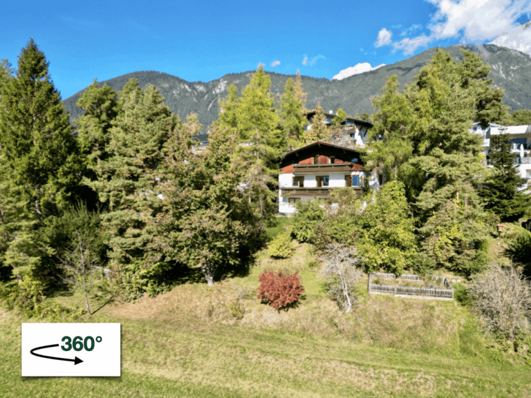 Wohnhaus in erhöhter Lage mit Ausblick und Entwicklungspotenzial in Mieming