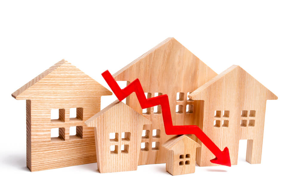 Geringe Nachfrage aufgrund steigender Inflation und strengeren Kreditvergaberichtlinien - Fallen jetzt die Immobilienpreise?
